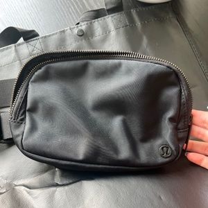 Original Lululemon Everywhere Belt Bag- Metal Zipper